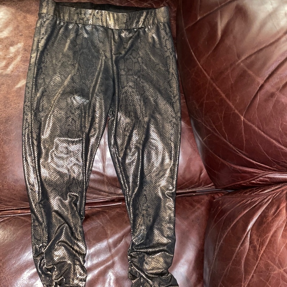 CANDIES SNAKE SKIN JOGGERS SIZE LARGE BLACK & GOLD